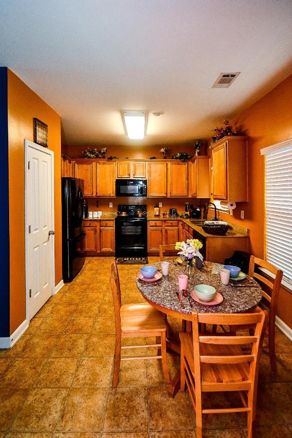 4 - Bed Home With Cali King Bed, 12 Mins To Dtwn Атланта Екстер'єр фото
